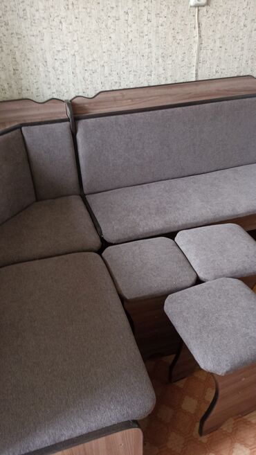 продаю раскладной диван: Ремонт, реставрация мебели Платная доставка