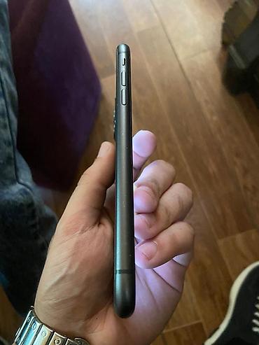 iphone 11 telefon: IPhone 11, Qara — 4