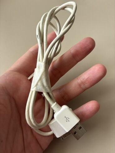 зарядка htc: Kabel Apple, İşlənmiş