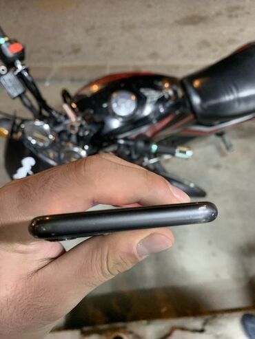 qulaqciq bluetooth: IPhone 11, 64 GB, Qara, Face ID