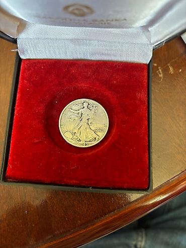 Ostali predmeti za umetnost i kolekcionarstvo: 5 francuskih srebrnih kovanica (2x 1832, 1833, 1838, 1868) 6x pola — 22