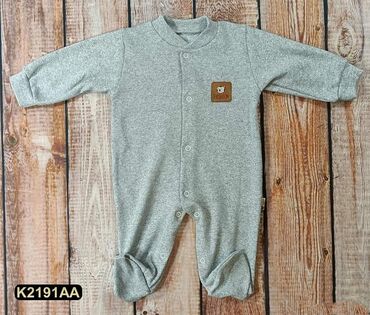 Kompleti: Veličina 62 68 74 Cena 950 din Tri kompleta cena 2000 din Slanje na lalafo.rs — 10 Kompleti: Veličina 62 68 74 Cena 950 din Tri kompleta cena 2000 din Slanje — 10