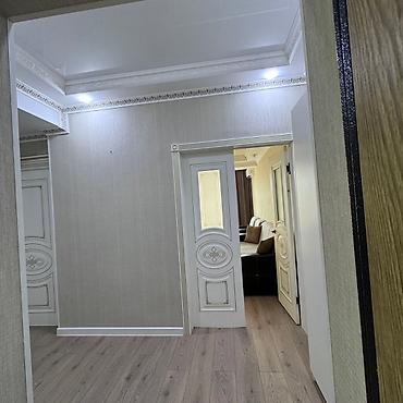 Кухонные гарнитуры: Светлая кухня-столовая с выходом на лоджию.сдаю 1 комнатную квартиру — 13