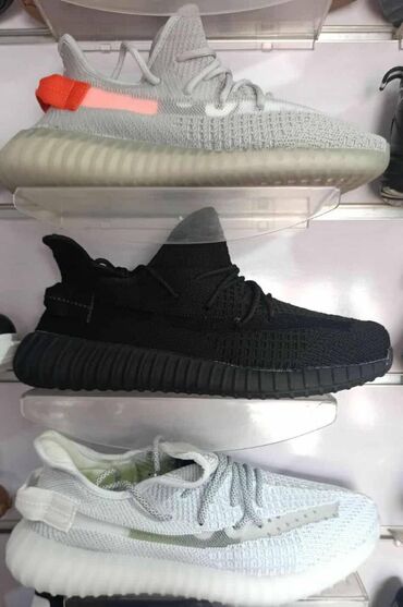 Patike: Adidas yeezy patike

Novo
Brojevi 36 do 46

fb Moja Kupovina 1 — 7