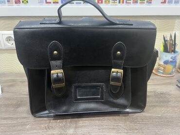 чехол для документов: Классическая черная портфель-сумка (кожзам), б/у - Цвет: черный. -