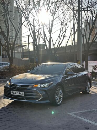 купить пуговичную машину: Toyota Avalon: 2018 г., 2.5 л, Вариатор, Гибрид, Седан