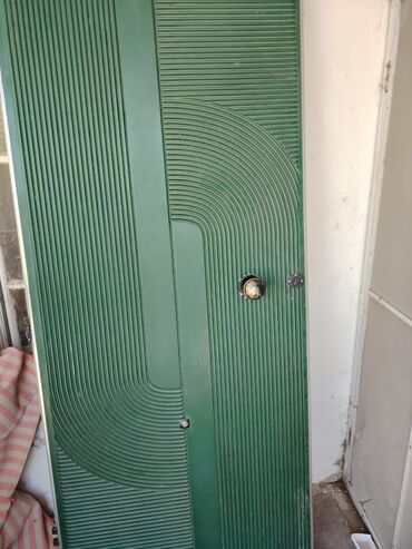 батарея чугунная 7 секций: Mənzil üçün İşlənmiş Giriş qapısı 90x220 sm With peephole, Zəmanətsiz, Ünvandan götürmə