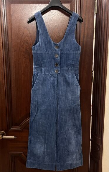 комбинезоны: Комбинезон Zara Kids из вельвета синего цвета. Модель без рукавов с