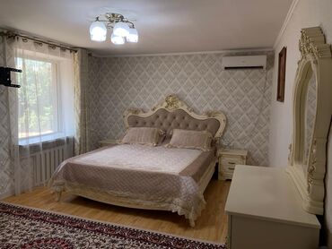 Спальные гарнитуры: Спальный гарнитур, Б/у, Двуспальная кровать, Шкаф, Комод, Белоруссия, ДСП, Самовывоз, цвет - Бежевый