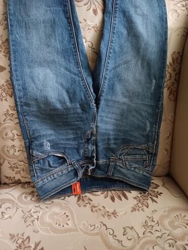 продаю джинсы: Джинсы и брюки, цвет - Голубой, Б/у