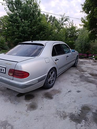 byd e9 1: Mercedes-Benz E-Class: 1997 г., 2.2 л, Механика, Бензин, Седан — 3