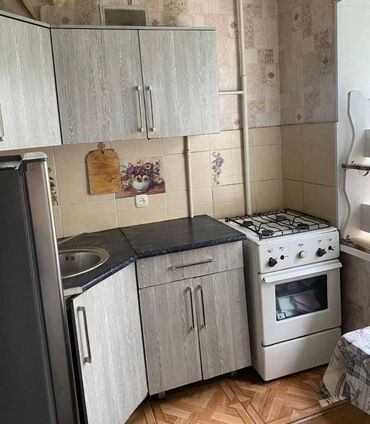 маявка квартира: 1 бөлмө, 30 кв. м, Жеке план, 3 кабат, Косметикалык ремонт