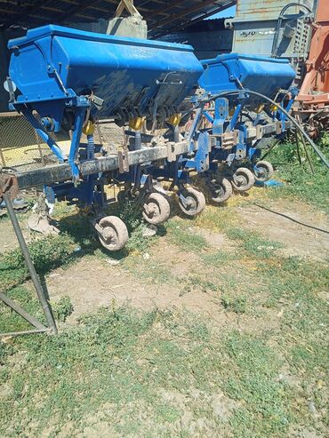 Другие культиваторы: Продаю культиваторы в полном комплекте синий 350.000сом красный — 5