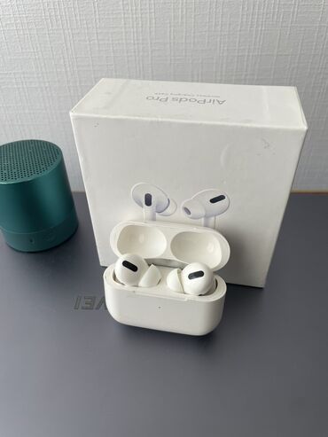 airpods qulaqciq: AirPods Pro реплика. Коробка есть, состояние хорошее. Один наушник