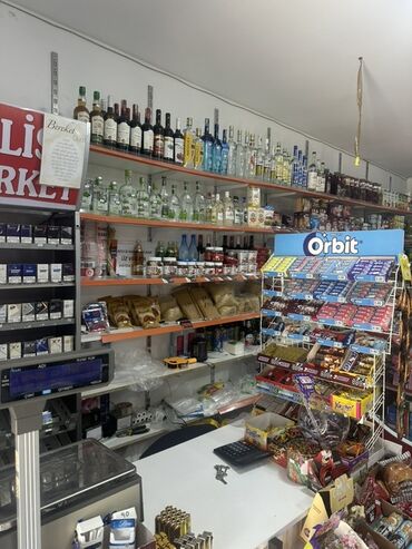 Mağazalar: Şəhərin binə atciliqda mərkəzində yerləşən, tam təchiz olunmuş ərzaq — 10