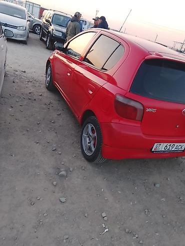 кузов сатылат: Toyota Yaris: 2000 г., Кол менен иштөөчү, Бензин, Хетчбек — 1