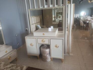Спальные гарнитуры: 2 односпальные кровати, Шкаф, Комод, Трюмо, Новый
