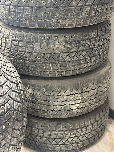 Шины: Шины 285 / 60 / R 18, Зима, Б/у, Комплект, Внедорожные (АТ/МТ), Китай, Maxxis — 4
