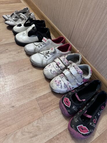 бесплатно бекер: Отдаю даром обувь для девочки от 30 до 34 размера в нормальном
