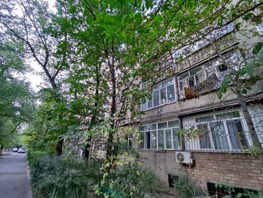 сдается квартира центральный мечить: 2 комнаты, 48 м², Индивидуалка, 2 этаж, Старый ремонт