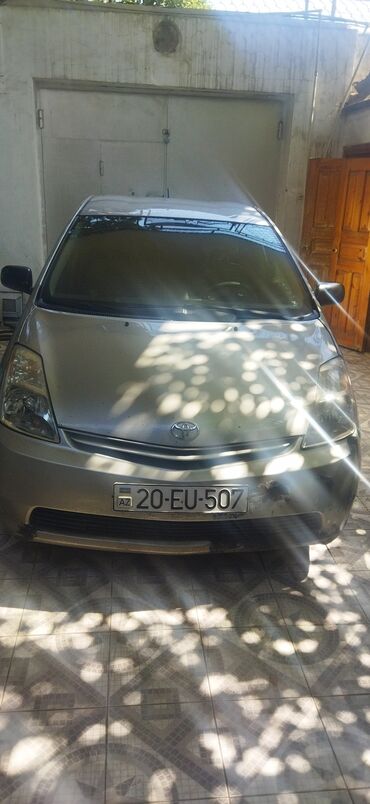 бампер на гольф 2: Toyota Prius: 1.5 л | 2005 г. Седан