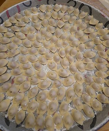 monqolustan qoyun əti: Gürzə, düşbərə halal kəsilmiş dana əti, və quzu quyruğu ile hazırlanır — 1