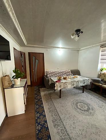 Продажа коттеджей и домов: Продаётся дом с большим двором и садом.участок 5 соток дом 3 комнат — 2