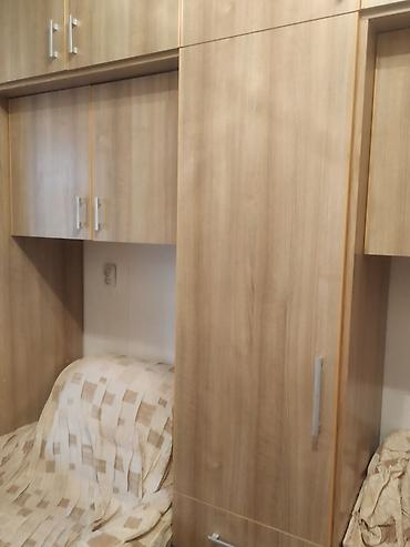 Шифоньеры, шкафы для одежды: Продается встроенный шкаф очень вместительный и удобный.Очень много — 5