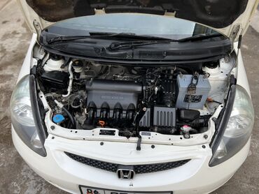 самая деловая машина: Honda Fit – это компактный и экономичный автомобиль, идеально