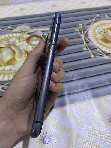 Apple iPhone: IPhone 11, Qara, Face ID — 9