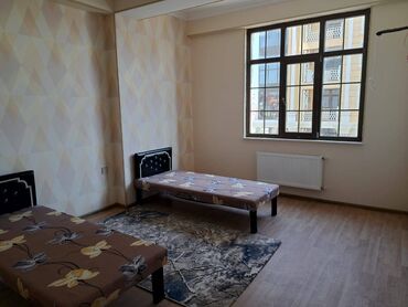 Uzunmüddətli kirayə mənzillər: Yaşıl Bazarın arxası 16 mərtəbəli binanın 10 – cu mərtəbəsində — 7