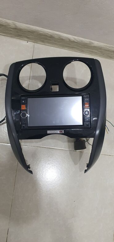 1 c proqrami yukle: Nissan not 2015 üçün mərkəzi konsol paneli və multimedia başlıq