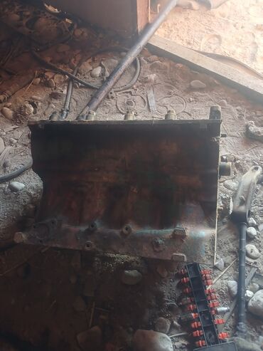 Motor üçün digər detallar: Məhsul: Dəmir tökmə mühərrik bloku və əlavə mühərrik hissələri — 2