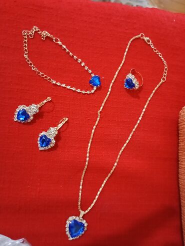 Setovi nakita: Set elegantnih ogrlica – zlatni ton - Ogrlica sa leptirićem: nežan — 14