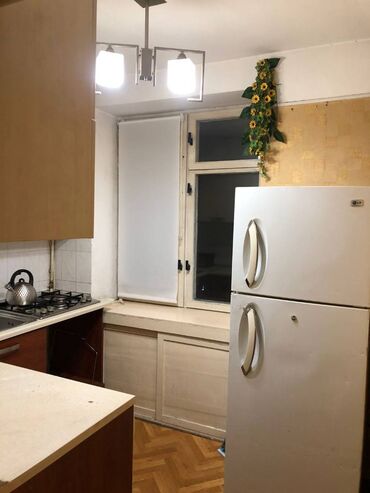 Uzunmüddətli kirayə mənzillər: Koroğlu parkının düz yaxınlığında və bir neçə universitetə (ADA, Tibb — 10