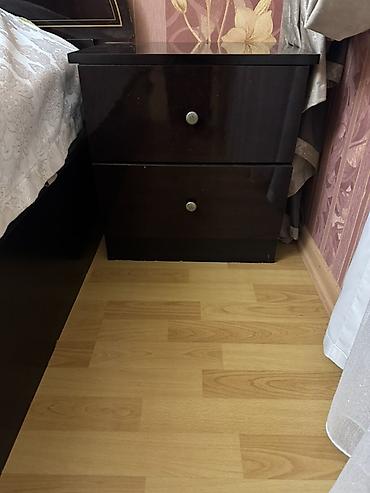 divar skaflari: İşlənmiş, 6 qapı, Güzgülü, Qəhvəyi, Açılan, Düz dolab — 9