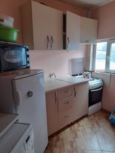 Uzunmüddətli kirayə mənzillər: 3-otaqlı mənzil kirayə verilir, 28 May m., 90 m² Her bir şeraiti var — 9