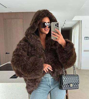pull and bear teddy kaput: Bundice sa kapuljacom: 4700 dinara🔥
S M L XL — 4