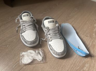 Кроссовки и спортивная обувь: Мужские кроссовки, 39, Dior, Новый, цвет - Белый, Самовывоз, Платная доставка