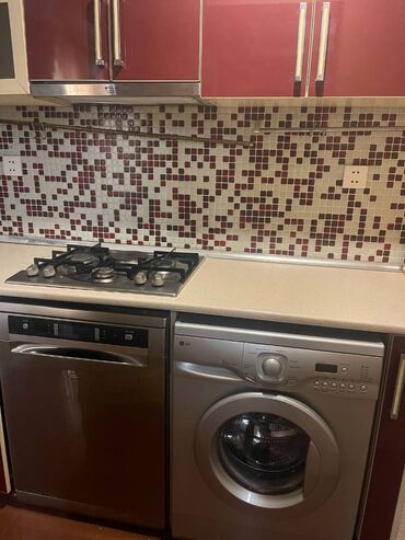 Uzunmüddətli kirayə mənzillər: Yasamal rayonu, Mətbuat prospekti, BDU-nun yaxınlığında, 9 mərtəbəli — 25