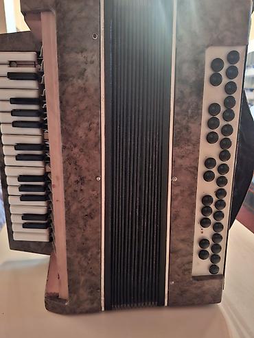 roland e 86: Məhsul: Klaviaturalı akkordeon Sadece köklenmeye ehtiyaci var və 1 — 4