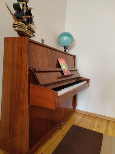 akustik piano: Piano, Akustik, İşlənmiş, Ünvandan götürmə