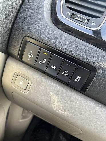 Kia: Kia Carnival: 2018 г., 2.2 л, Автомат, Дизель, Минивэн — 18