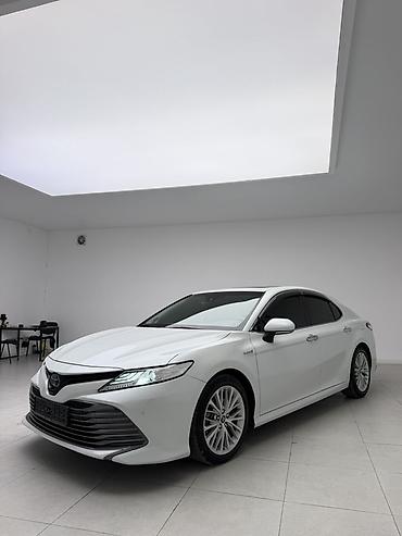 газел 2: Toyota Camry: 2018 г., Гибрид, Седан — 1