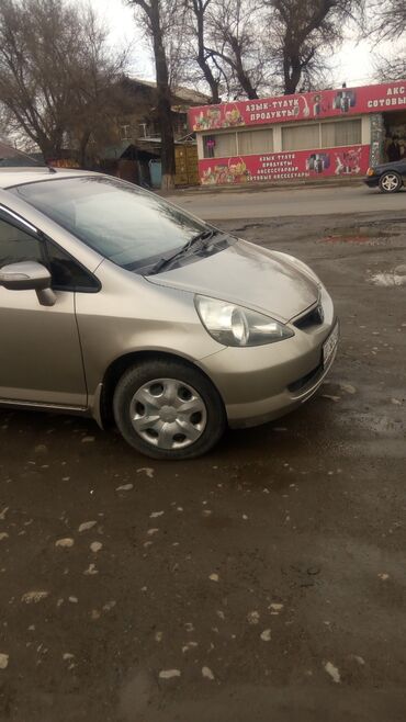 услуги такси в аэропорт: Honda Fit: 2004 г., 1.3 л, Автомат, Бензин, Хэтчбэк