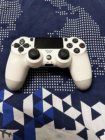 🎮 PS4 joystick (Ag rəngdə) PS4 üçün joystick satılır. Original çox