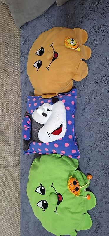 hello kitty oyuncaq: Uşaq otağı üçün yumşaq dekorativ yastıq dəsti hamisi birlikde 6 manat — 1