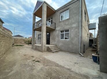 Həyət evləri və villaların satışı: Binə 6 otaqlı, 120 kv. m, Orta təmir
