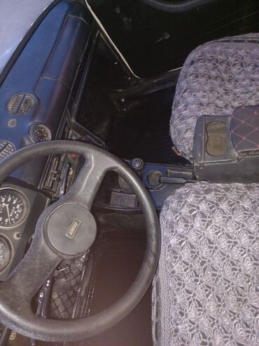 VAZ (LADA): VAZ 2106, ağ rəng, 4 qapılı sedan. - Klassik xarici görünüş: xrom ön — 10