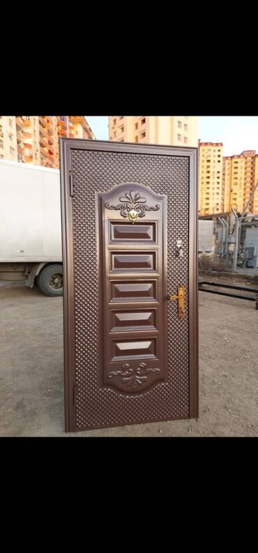 Giriş qapıları: Yeni Giriş qapısı Zəmanətli, Ödənişli quraşdırma, Ödənişli çatdırılma — 16